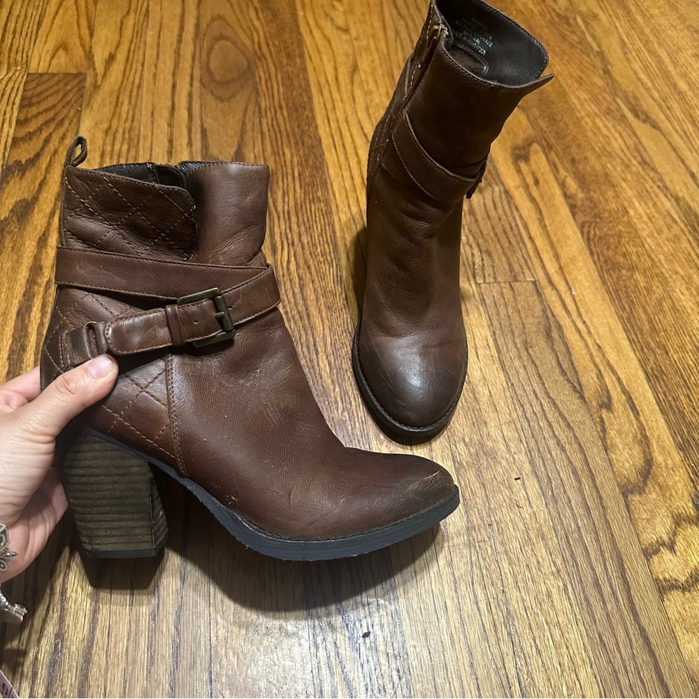 Steve Madden Reeses leather booties size 7.5